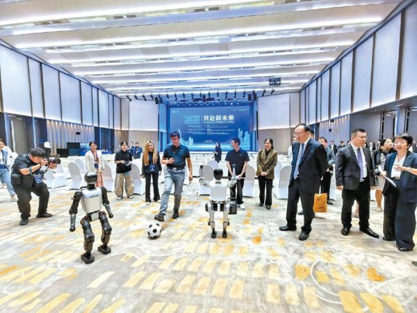 北京以“双引擎”构筑开放的群众科创高地