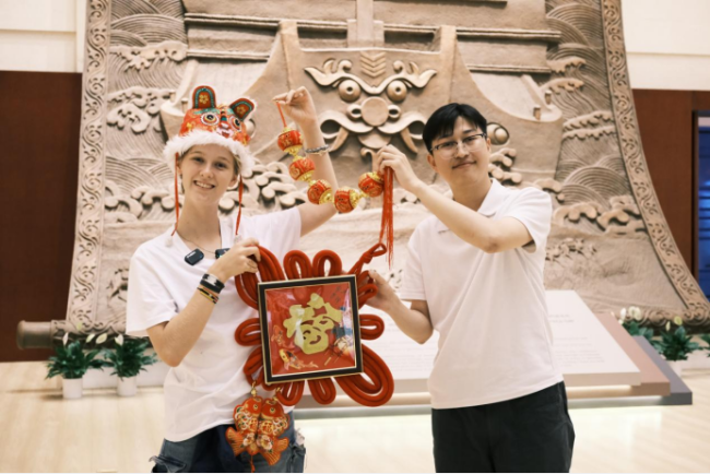 “门客”的“时间”，是娴雅互鉴最暖热的掀开方式