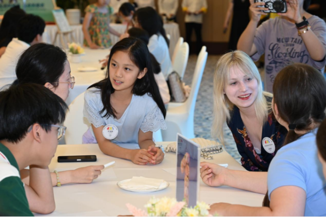 “门客”的“时间”，是娴雅互鉴最暖热的掀开方式