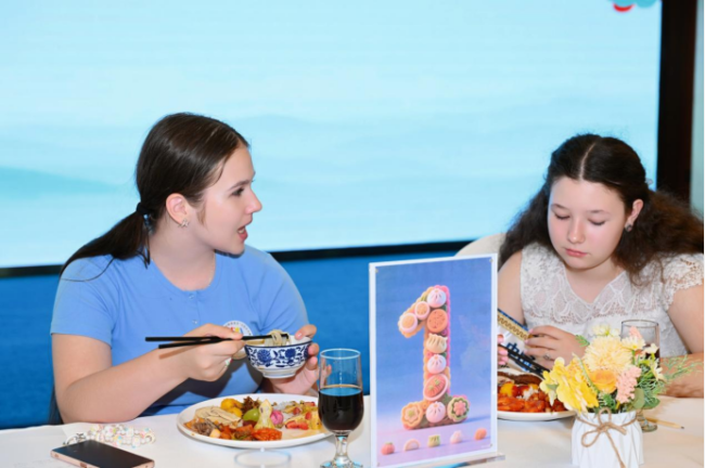 “文化记号”之上：在文字油彩间碰见真实的中国