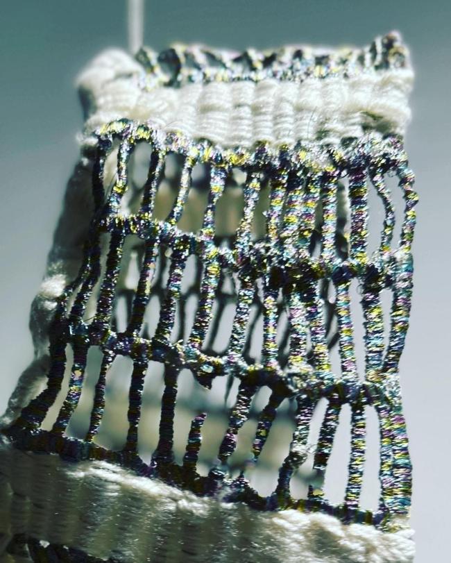 在编织与解构之间： 朱敏瑜（Minyu Zhu） 的Interweave 系列与“无器官的形体”