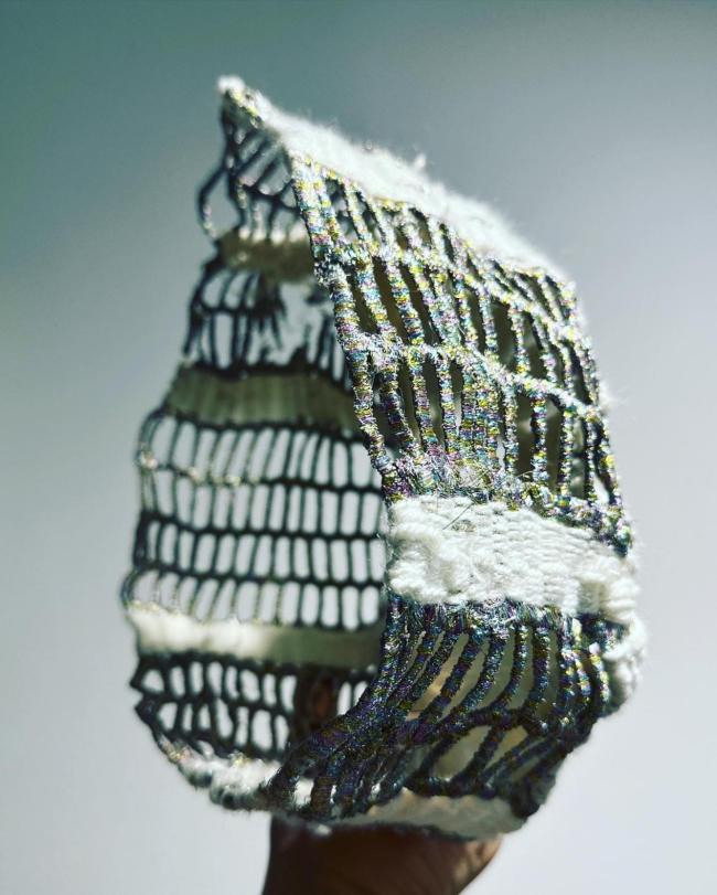 在编织与解构之间： 朱敏瑜（Minyu Zhu） 的Interweave 系列与“无器官的形体”