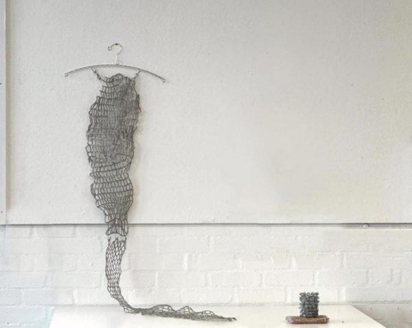 在编织与解构之间： 朱敏瑜（Minyu Zhu） 的Interweave 系列与“无器官的形体”