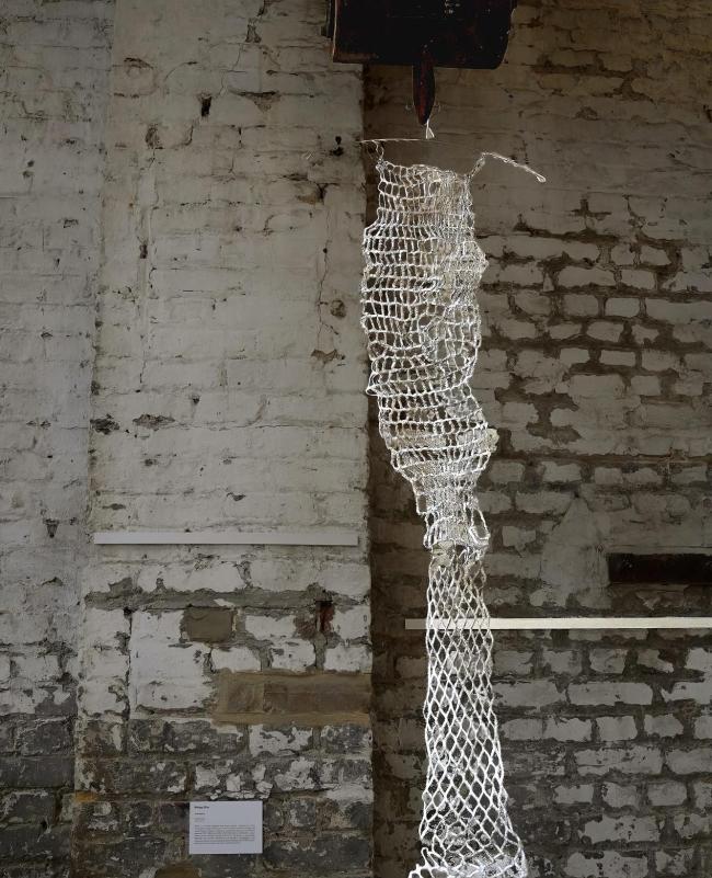 在编织与解构之间： 朱敏瑜（Minyu Zhu） 的Interweave 系列与“无器官的形体”